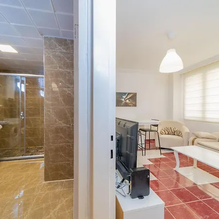 Peaceful And Central Flat Near Trendy Attractions In Muratpasa, *
