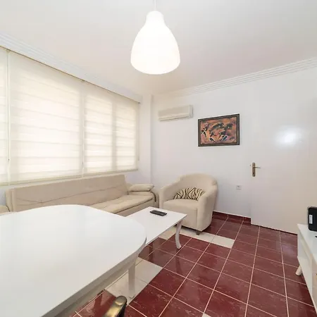 Peaceful And Central Flat Near Trendy Attractions In Muratpasa, Апартаменты Анталья