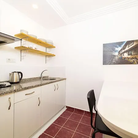 Peaceful And Central Flat Near Trendy Attractions In Muratpasa,