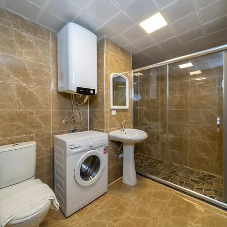 Peaceful And Central Flat Near Trendy Attractions In Muratpasa, דירה אנטליה